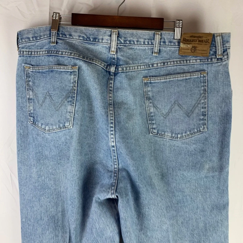 VTG Wrangler Rugged Wear Jeans Mens‎ 46x38 (44x35) Light Blue Straight USA Made